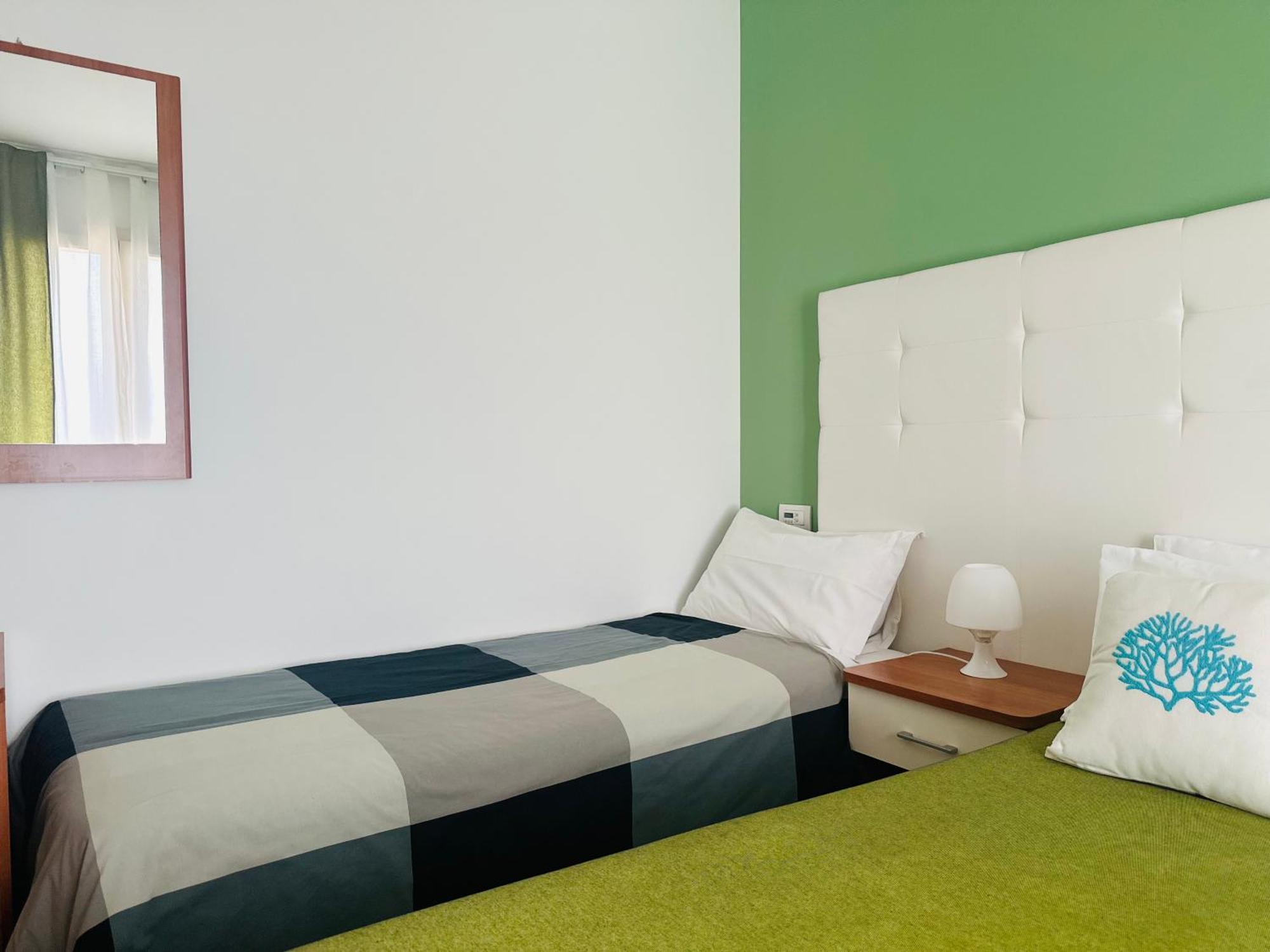 Riviera Ionica Aparthotel ซานตาเทเรซา ดี รีวา ภายนอก รูปภาพ