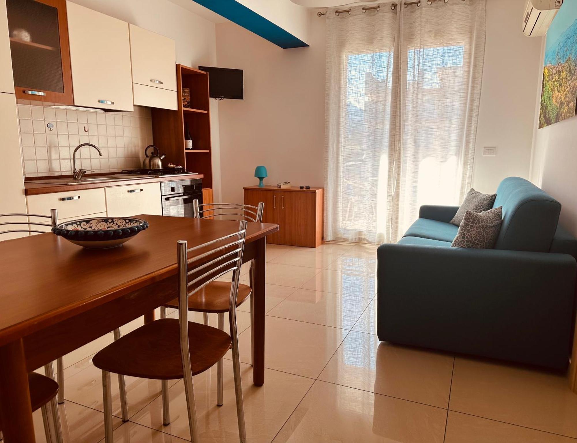 Riviera Ionica Aparthotel ซานตาเทเรซา ดี รีวา ภายนอก รูปภาพ
