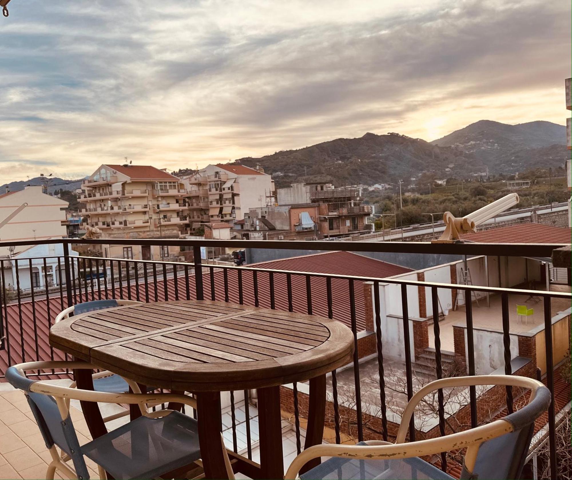 Riviera Ionica Aparthotel ซานตาเทเรซา ดี รีวา ภายนอก รูปภาพ