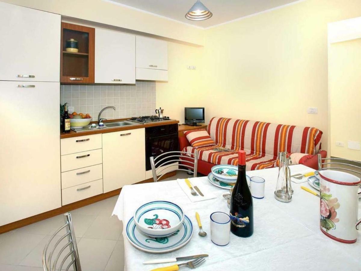 Riviera Ionica Aparthotel ซานตาเทเรซา ดี รีวา ภายนอก รูปภาพ